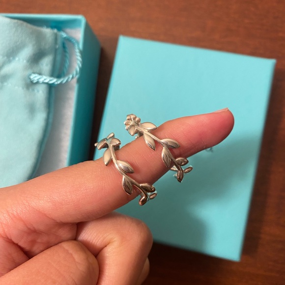 Tiffany Olive earring hoops